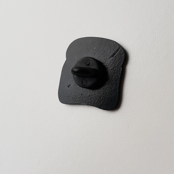 Avocado Toast Sparkle Heart Enamel Pin - Picture 4 of 5